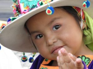 bambina-boliviana-sorridente